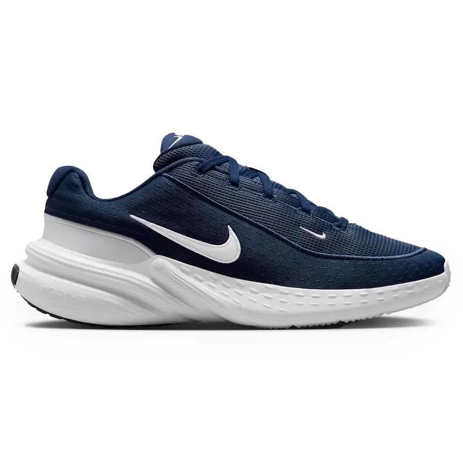 Tênis masculino Nike Uplift SC marinho com detalhes em branco, vista lateral direita mostrando cabedal sintético e solado anatômico.